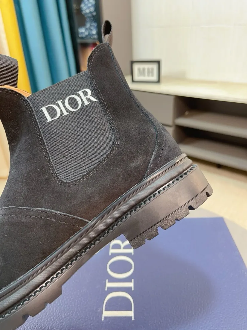Men's shoes 💰480🌹🌹[Dior] Dior high-top new imported first-layer frosted cowhide ➕Leather lining, designed by European and American masters, perfect shape to create counter quality, solid color raw and wear-resistant outsole, original quality, unique design and beauty, super versatile and very comfortable. High-end without losing taste, fashionable, cold-proof and warm! Absolute focus 38-44 size